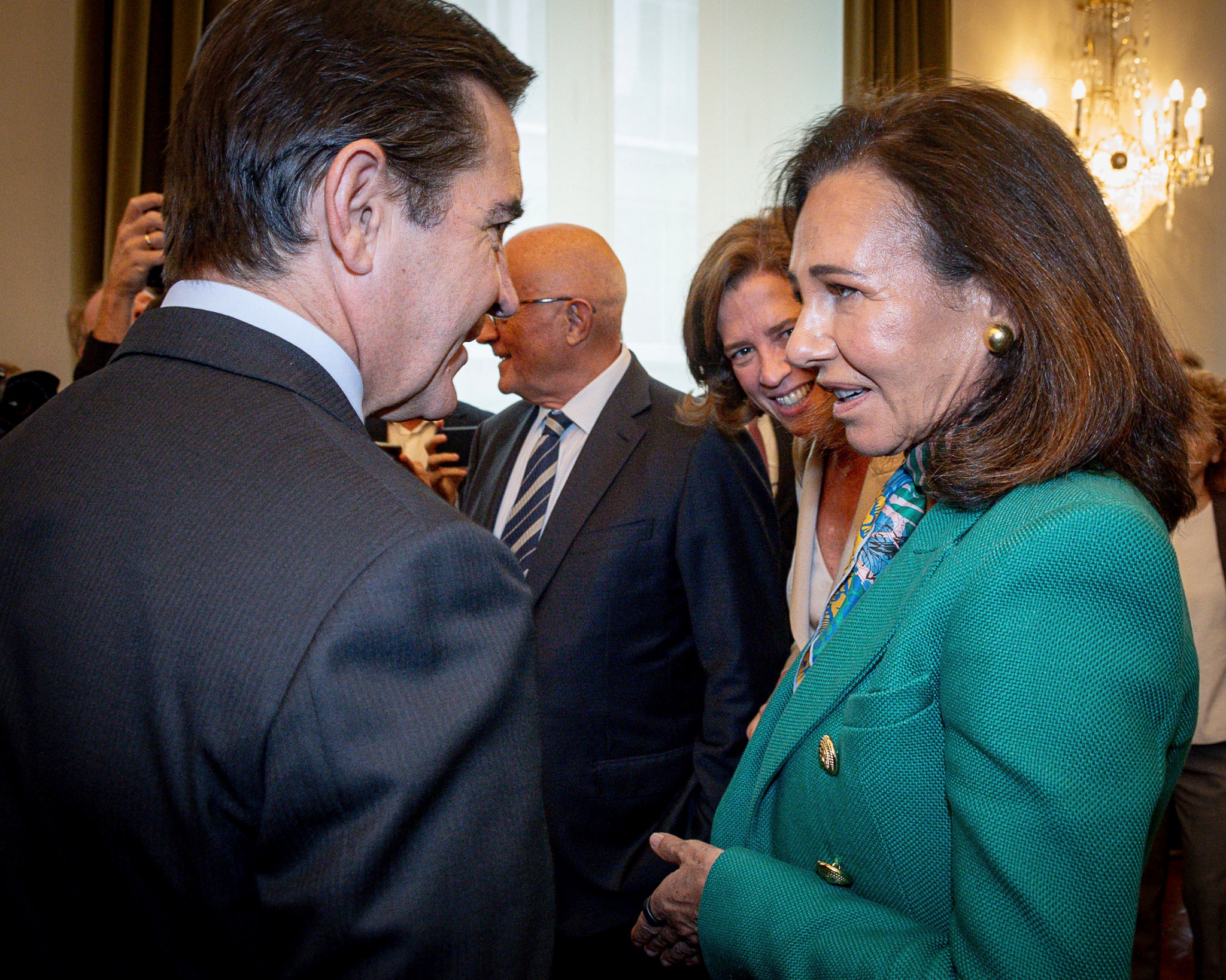 Santander y BBVA, listos para pagar un dividendo récord de 3.800 millones