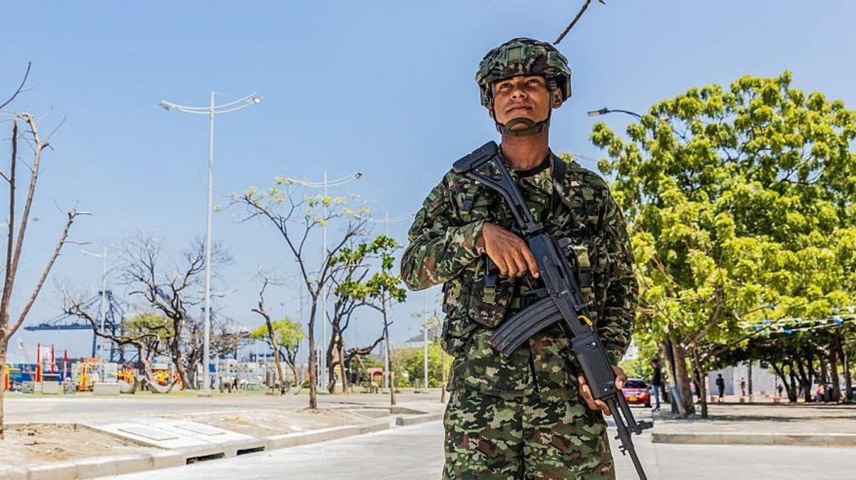Cómo la turística Santa Marta se convirtió en la primera prueba de fuego de la lucha de De la Espriella contra los grupos armados en Colombia