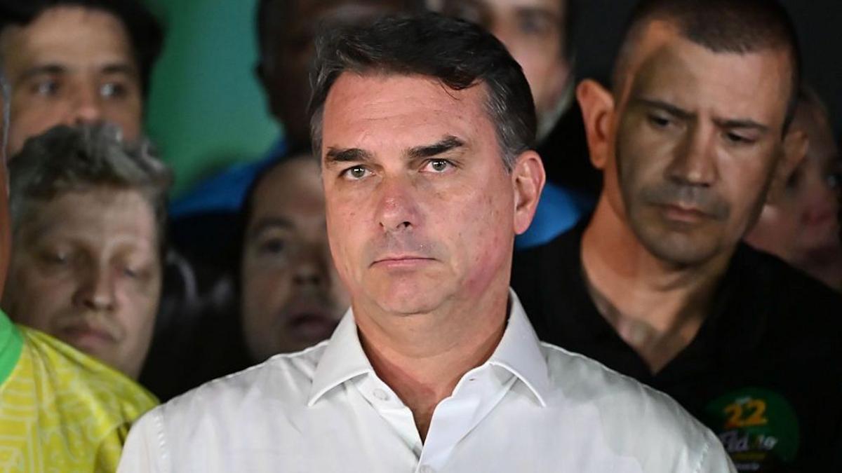 Por qué Flávio Bolsonaro pide anular las elecciones en Brasil y qué posibilidades tiene de lograrlo, según los expertos