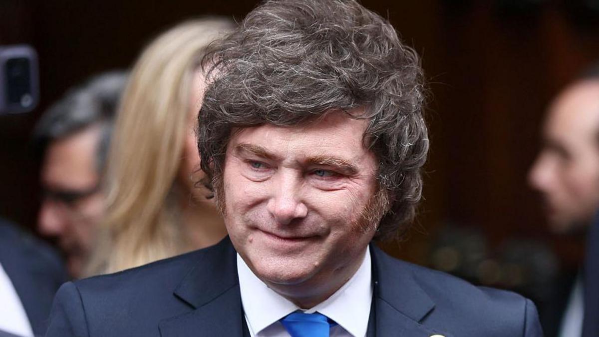 Qué es el "grillete fiscal" y otras reformas que impulsa Milei para blindar su proyecto económico en Argentina
