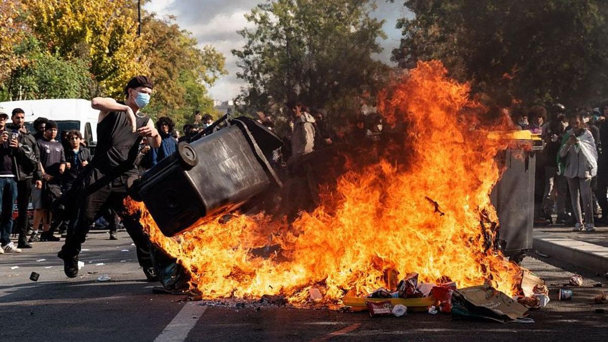 Semana de furia y fuego: las violentas protestas estudiantiles en Francia que han dejado más de 1.000 escuelas afectadas y cientos de detenidos