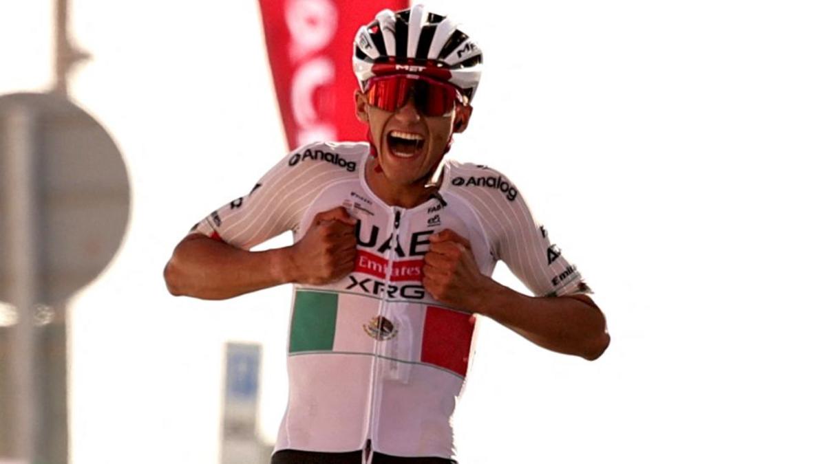 Isaac del Toro, el ciclista que cuatro años después de un terrible accidente se convirtió en el primer mexicano en llegar al podio del Tour de Francia