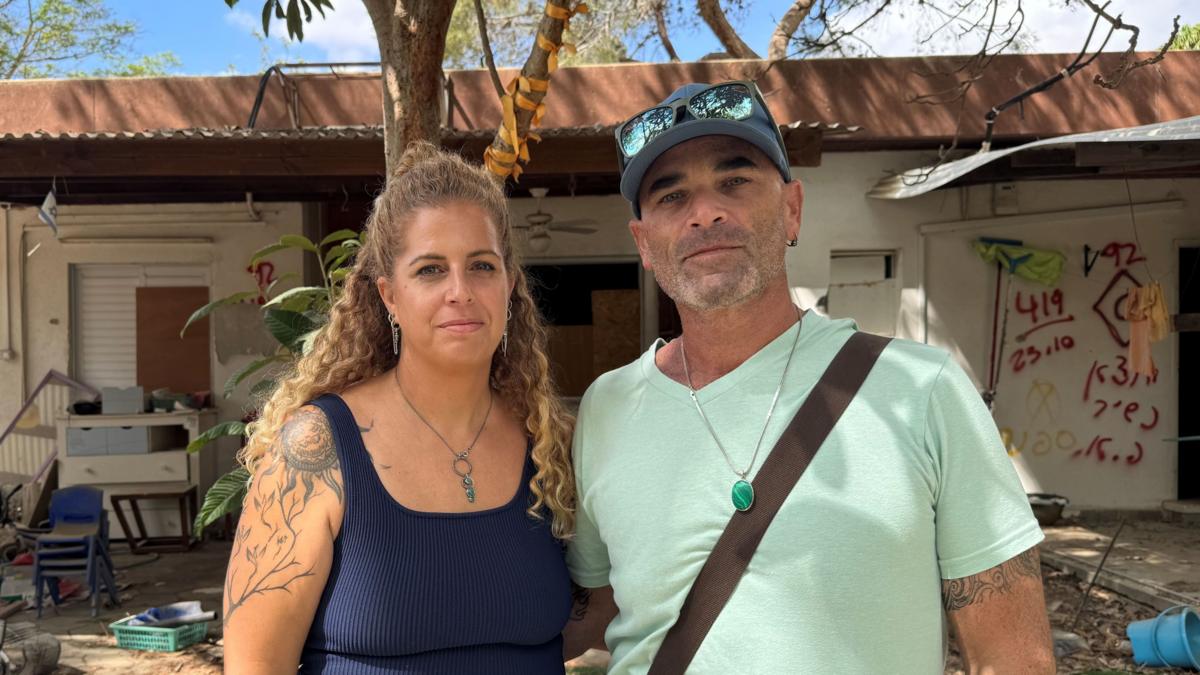 "Uno de cada cuatro de nosotros fue secuestrado o asesinado": cómo intentan reconstruir sus vidas los residentes de un kibutz israelí devastado por los ataques de Hamás del 7 de octubre