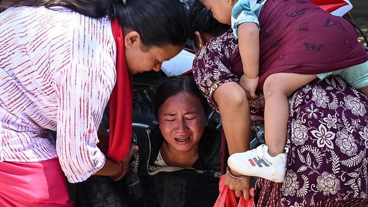 "La riada se lo llevó todo": sobrevivientes de la avalancha en Nepal y Tíbet describen el horror de ver a sus seres queridos arrastrados por la corriente
