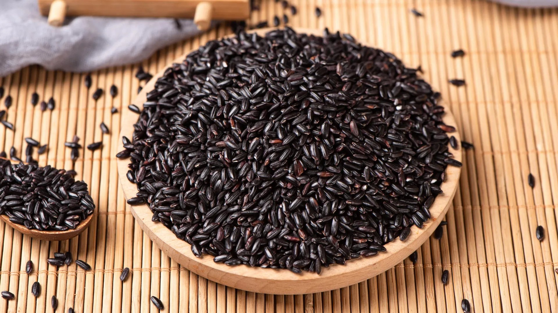 Scientists find a hidden health advantage in black and green rice