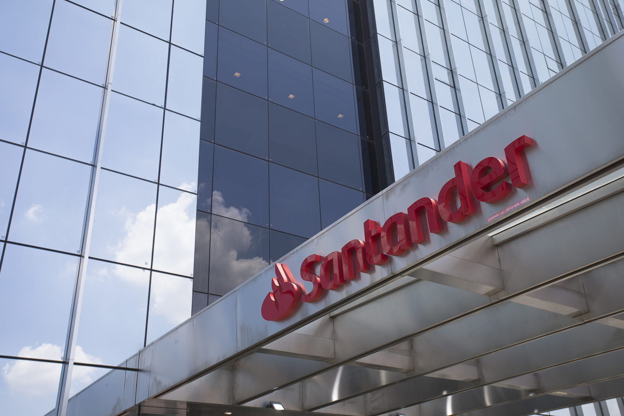 Santander ficha a UBS para la opa en Brasil y deja atrás el 'caso Orcel'