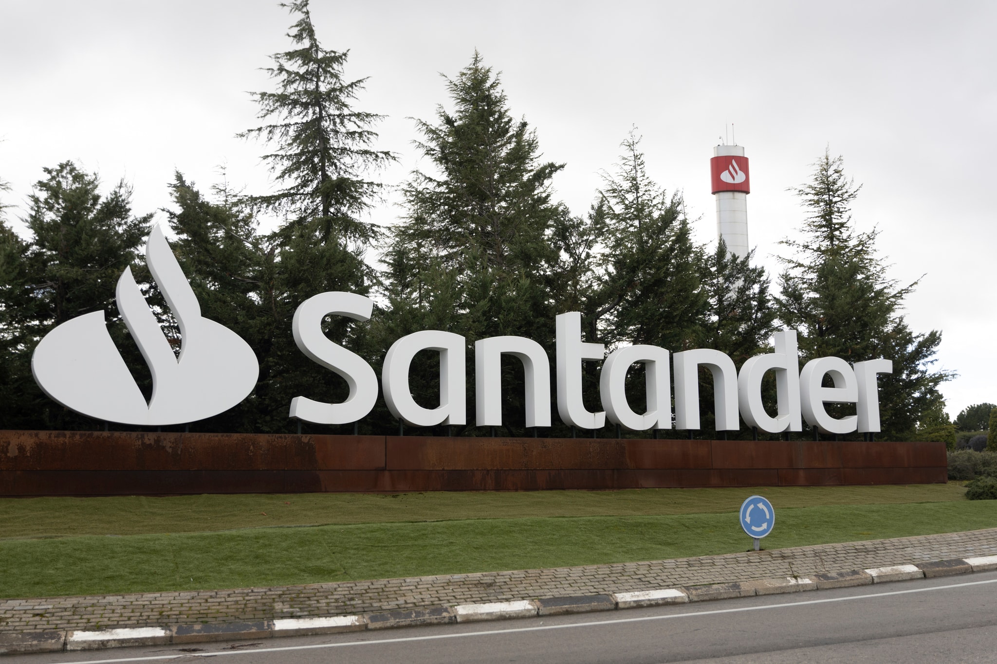 La banca se pone a la cabeza del Ibex y fulmina a los bajistas