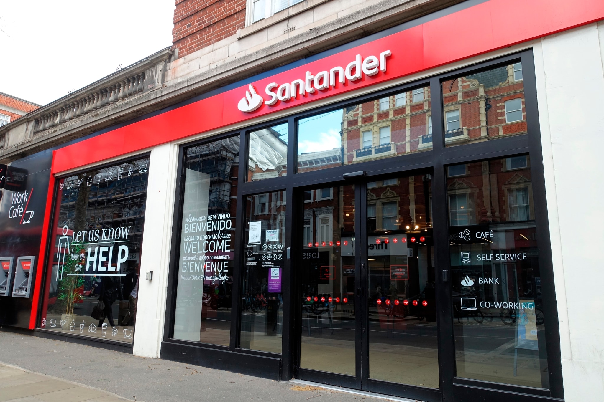 Santander gana el recurso contra el pago de 800 millones a AXA por los PPI en Reino Unido