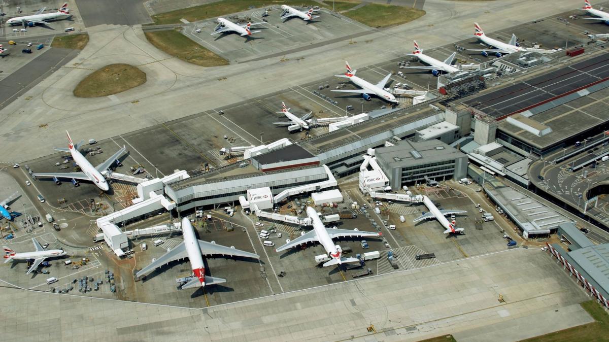 Major UK airports hit by air traffic control problems