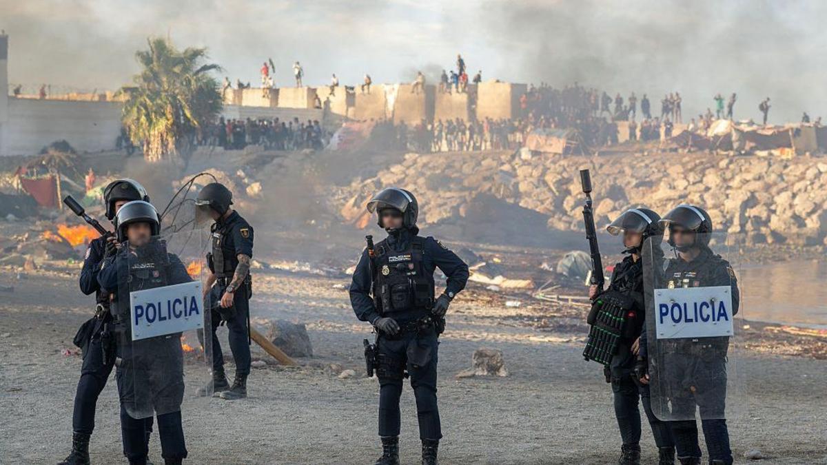 Violence breaks out in Ceuta as migrant crisis continues