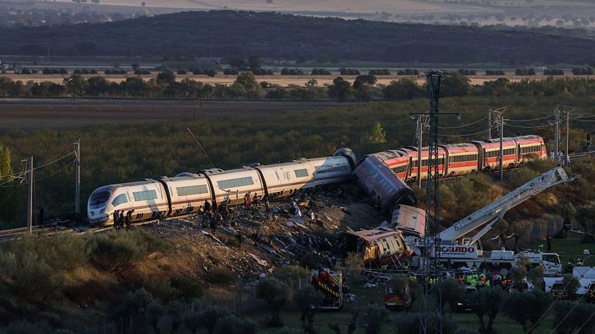 Al menos 68 muertos en un choque de trenes de alta velocidad en España tras una decisión "inexplicable" del centro de control