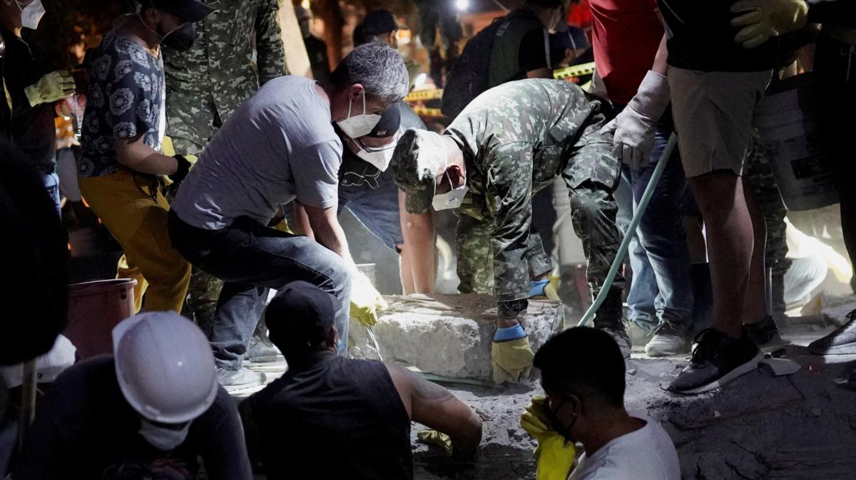 Continúan las labores de rescate tras el terremoto de magnitud 7,4 que deja al menos 132 muertos y más de 500 heridos en Colombia