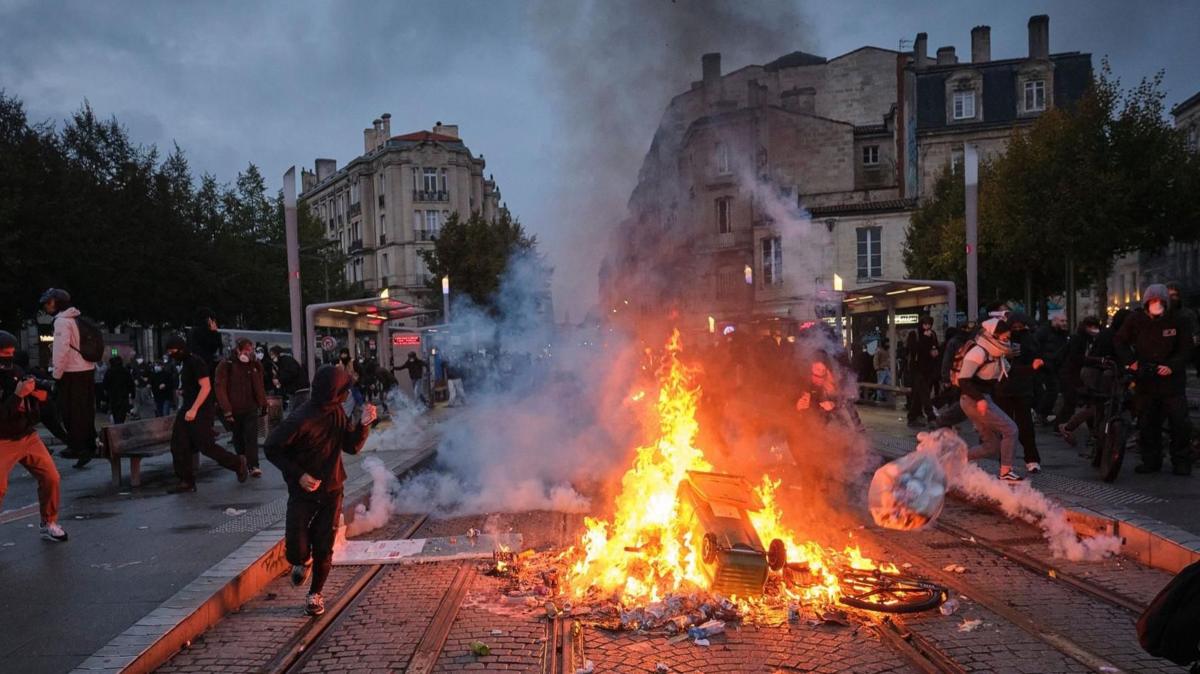 More than 1,300 arrested as clashes follow another day of mass protests across France