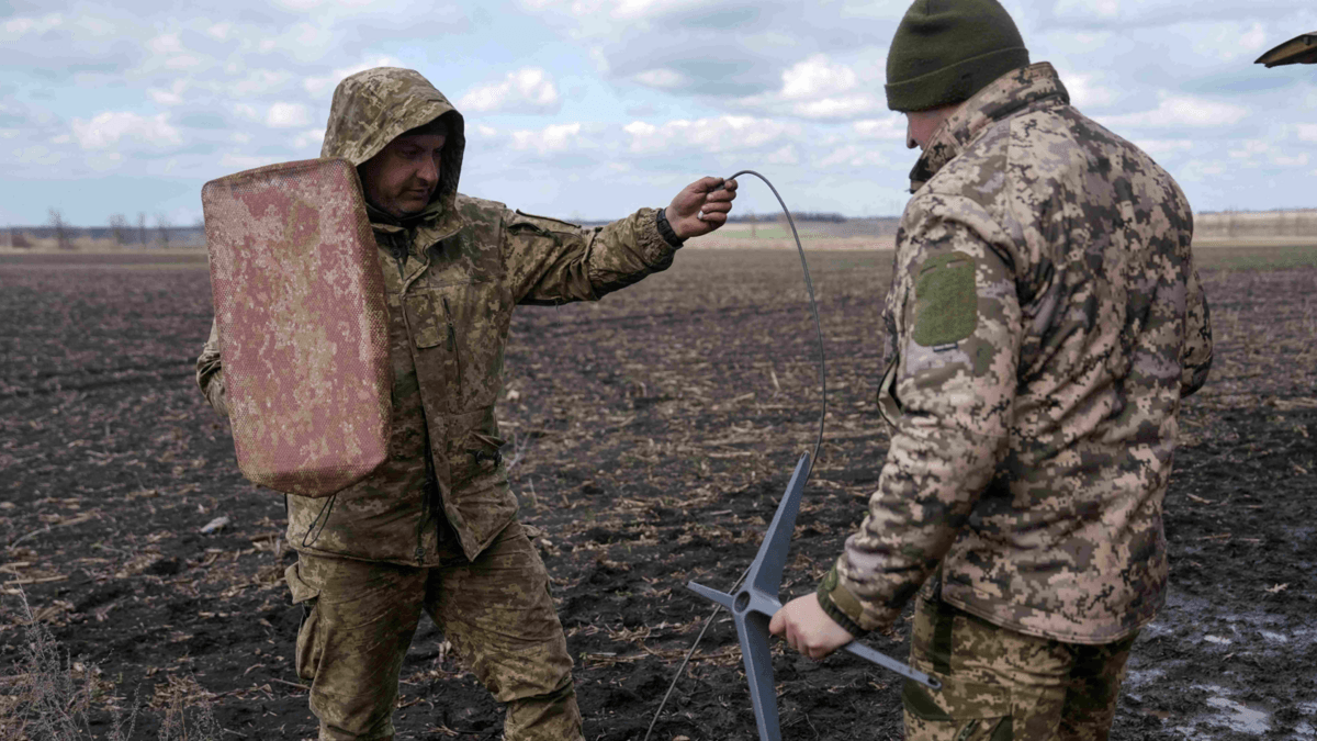 Starlink restrictions affecting Ukraine's front line operations, Kyiv says