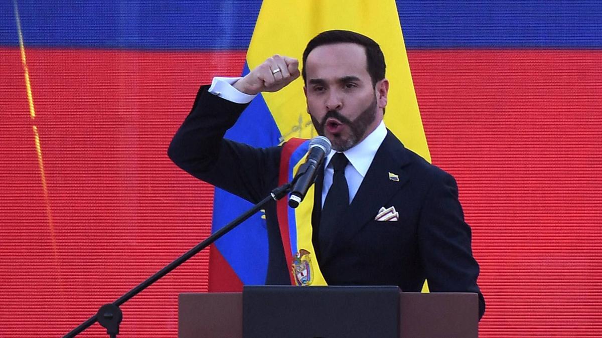 Abelardo de la Espriella asume como presidente con su promesa de "mano dura"