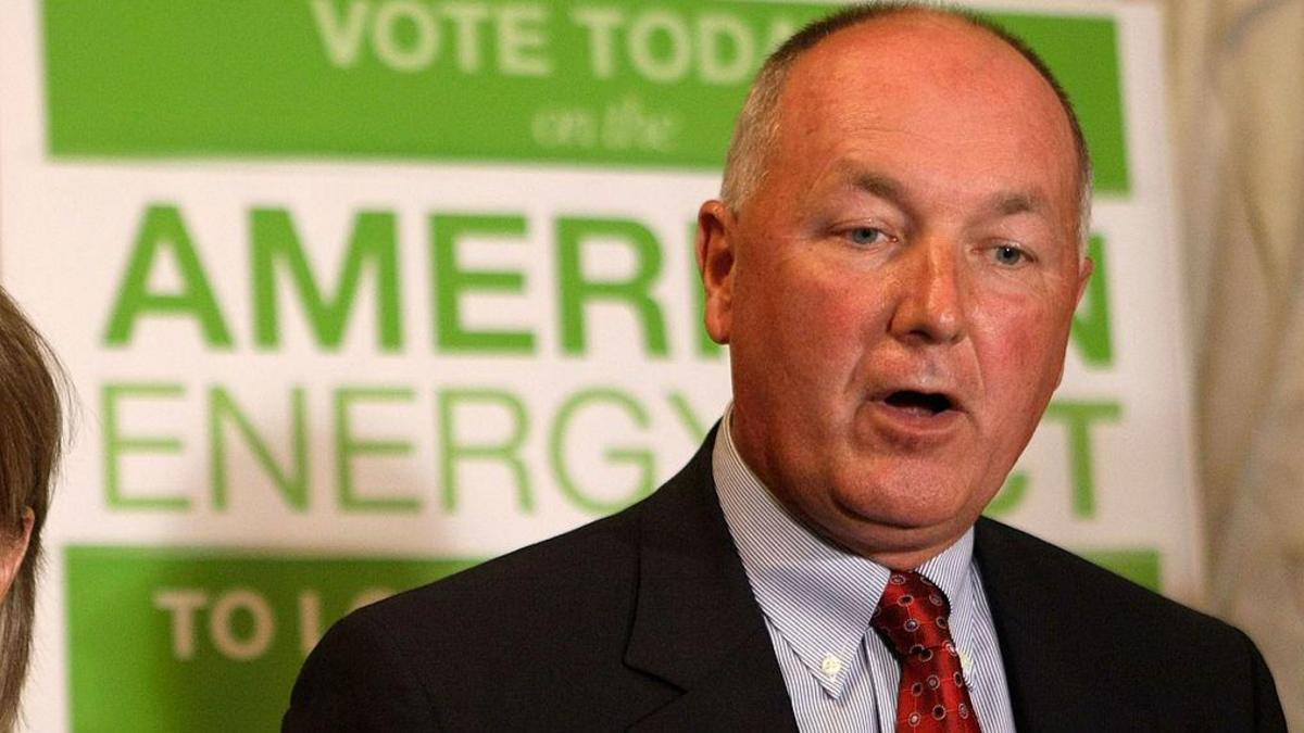 Thousands of Canadians call for US ambassador's expulsion
