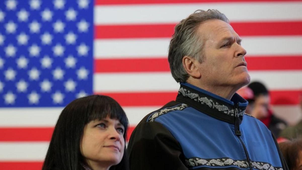 Alaska governor orders probe into Democratic campaign's alleged links to same-name candidate