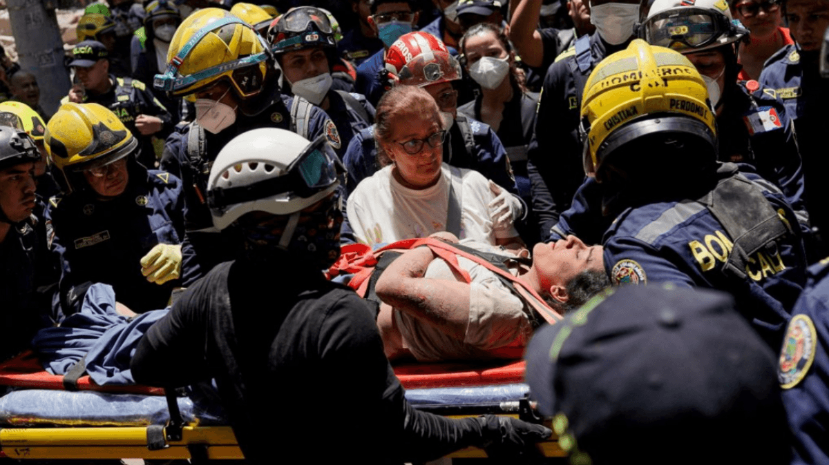Segunda noche de búsqueda de sobrevivientes en Colombia tras el potente terremoto que dejó al menos 181 muertos y más de 2.500 heridos