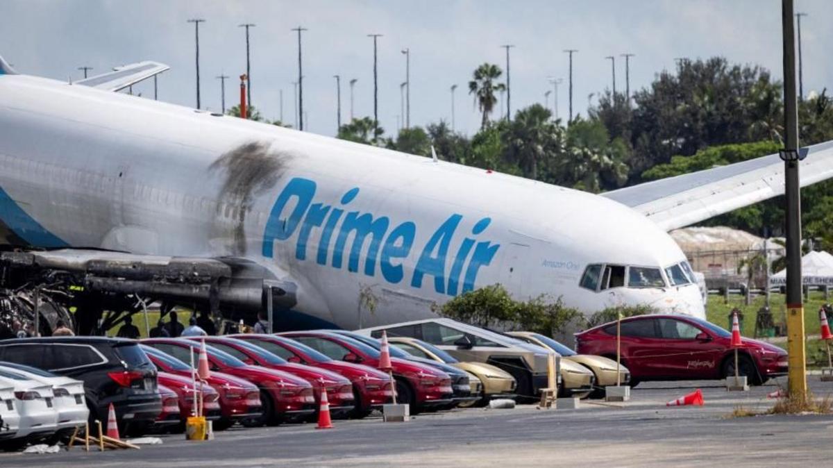 Five killed in Miami plane crash were in two vehicles on ground, investigators say