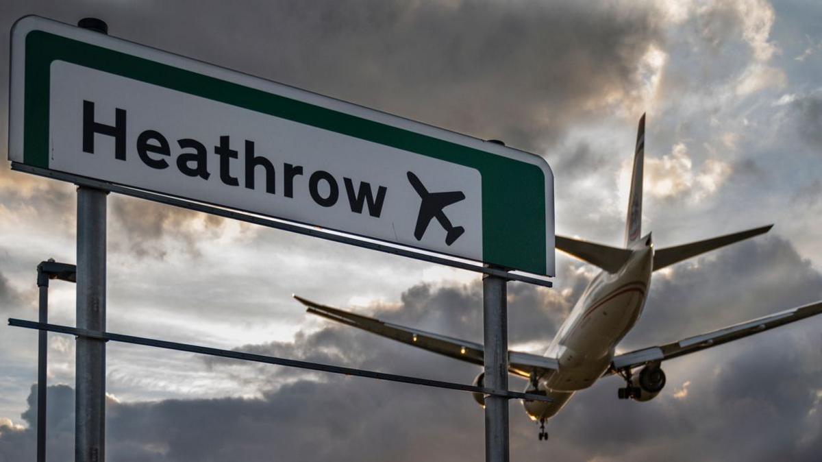 Heathrow expansion an 'outdated' risk, mayor says