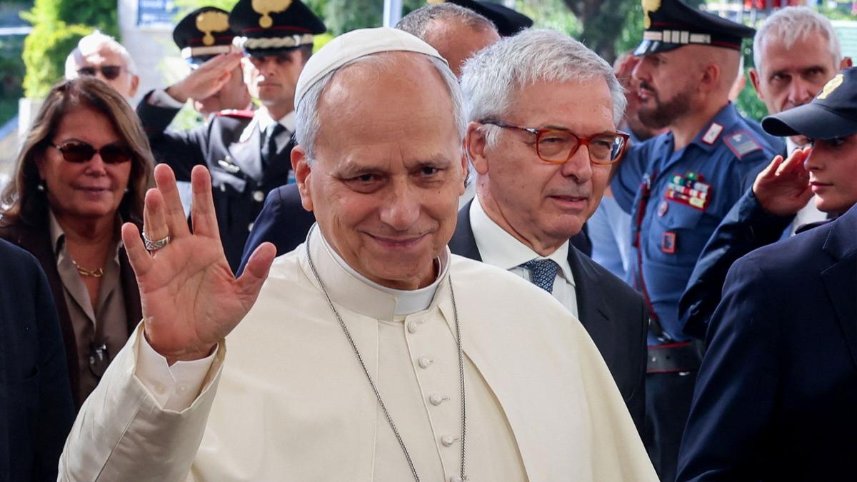 Pope diagnosed with lung cancer but had successful surgery, Vatican says