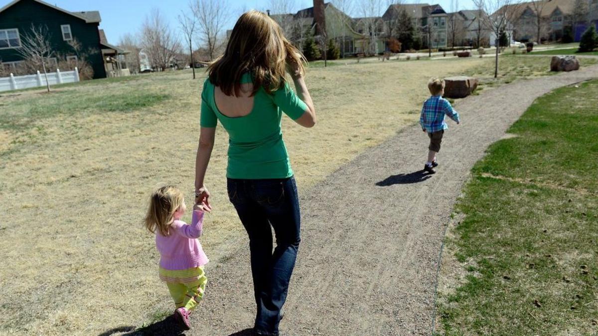La madre que fue condenada por dejar que su hijo de 5 años paseara solo