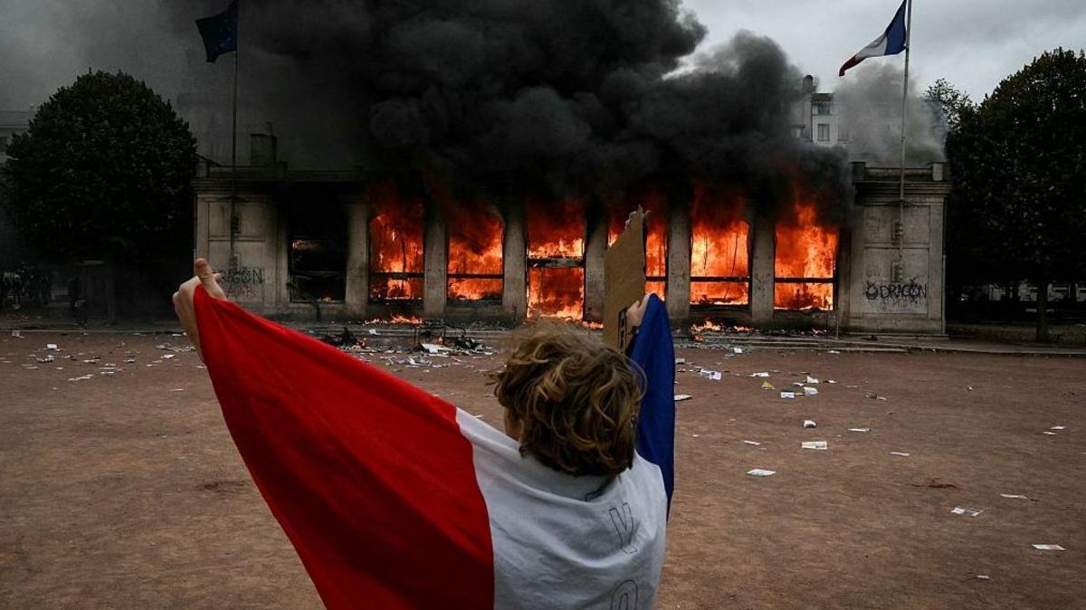 Las numerosas preguntas que siguen abiertas en Francia tras el "fin de semana de furia" y por qué se temen más protestas