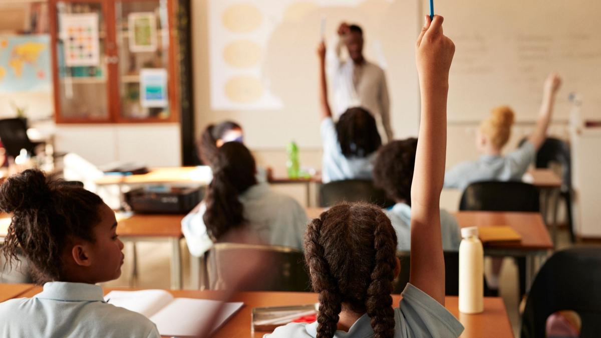 Pruebas PISA: España obtiene los peores resultados educativos de su historia mientras la mayoría de los países de América Latina sufre retrocesos