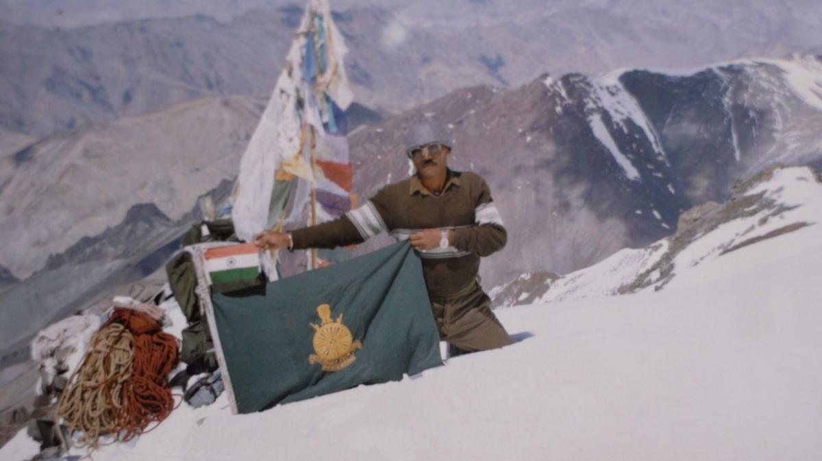 El misterio de "Botas Verdes": los esfuerzos por recuperar el cuerpo de un escalador congelado en el Everest desde hace 30 años