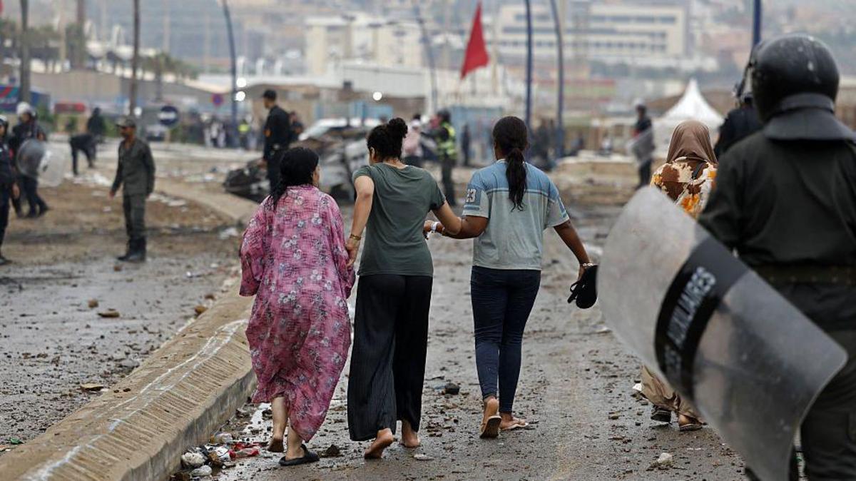"Estamos atrapadas aquí, sin poder volver a casa": la desesperación de los miles de migrantes que cruzaron la frontera entre Marruecos y España por Ceuta