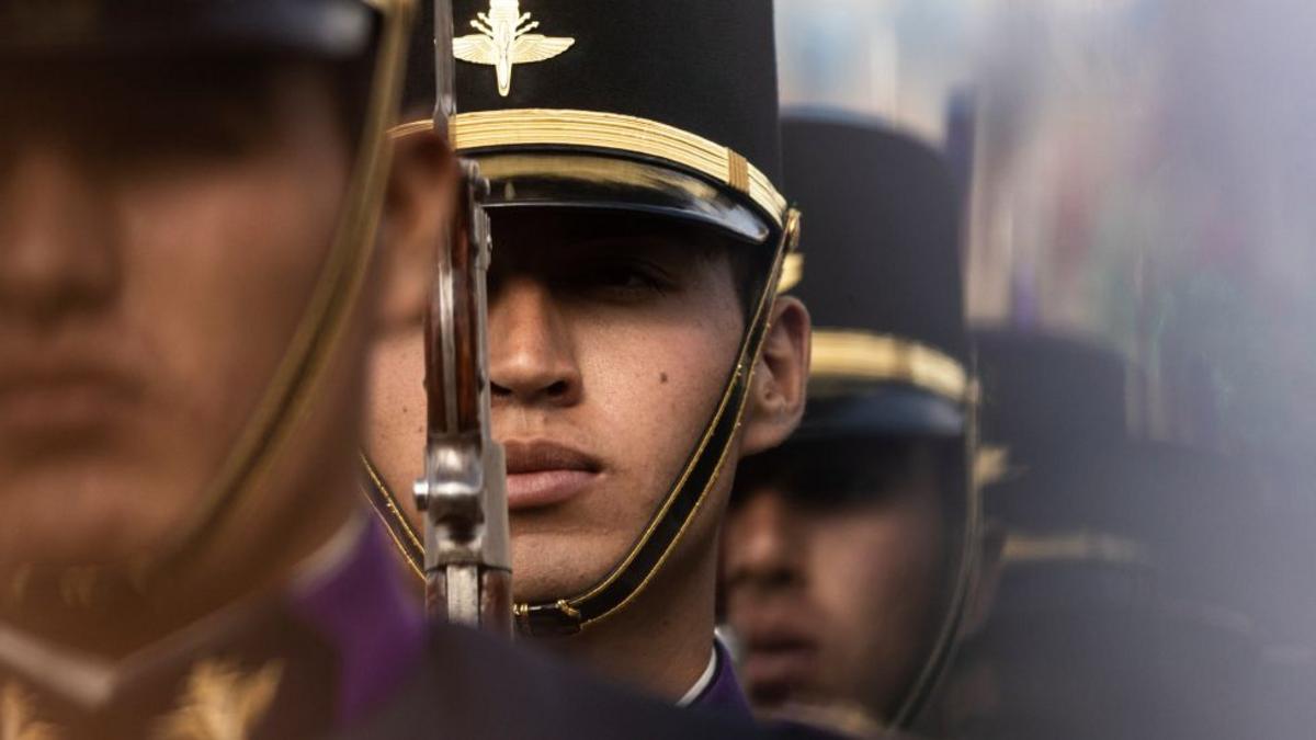 Cómo se transforman las escuelas militarizadas en México, prohibidas tras la muerte de una joven de 13 años