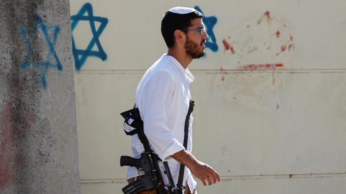 Israel desafía la condena internacional y permite el regreso de colonos a un asentamiento en Cisjordania evacuado hace 20 años