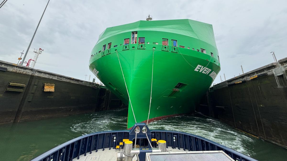Ascensores de agua: cómo funciona el sistema de esclusas del Canal de Panamá y por qué El Niño obliga a limitar el paso de barcos