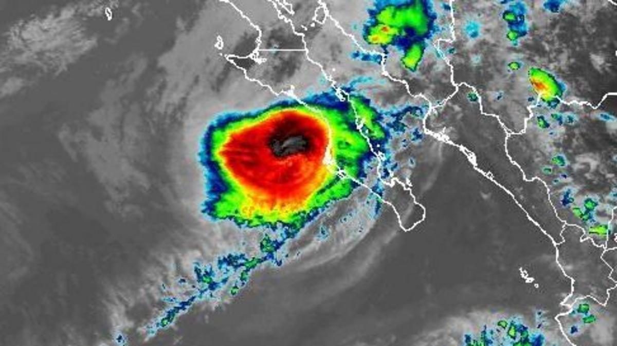 Alerta en la costa del Pacífico de México ante la llegada del huracán Polo a la península de Baja California
