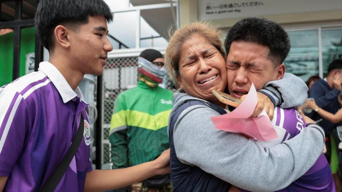 Un alumno de 14 años mata a tiros a 5 profesores y a sus abuelos en Tailandia