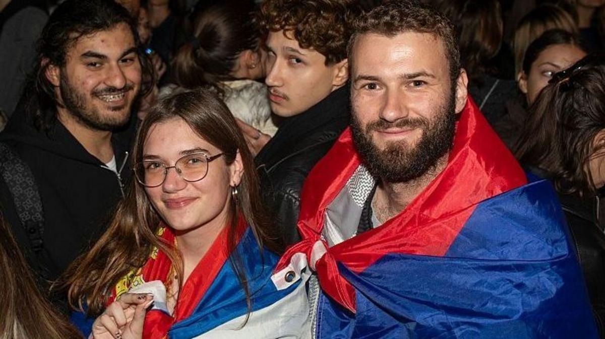 Cómo un movimiento estudiantil que nació de una tragedia acabó con 14 años de dominio político de Aleksandar Vucic en Serbia