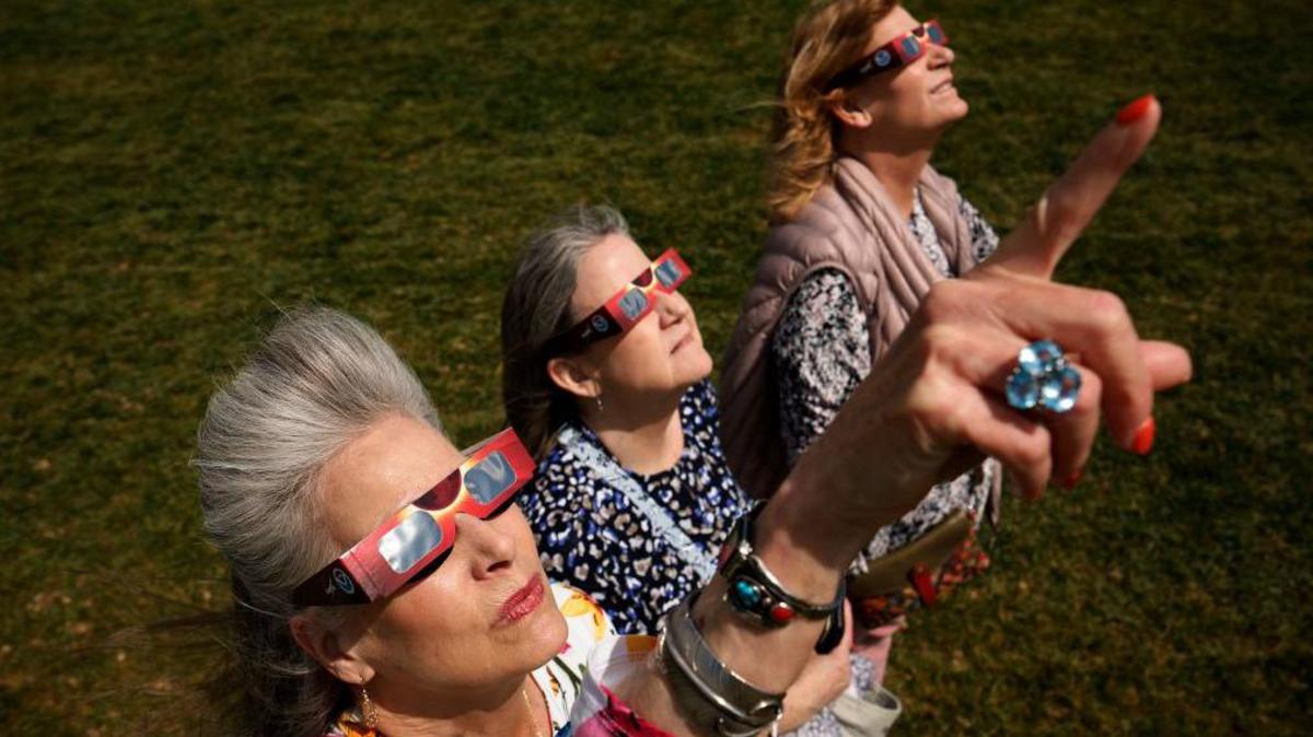"Una auténtica rareza astronómica": la inusual trilogía de eclipses que se verá desde España