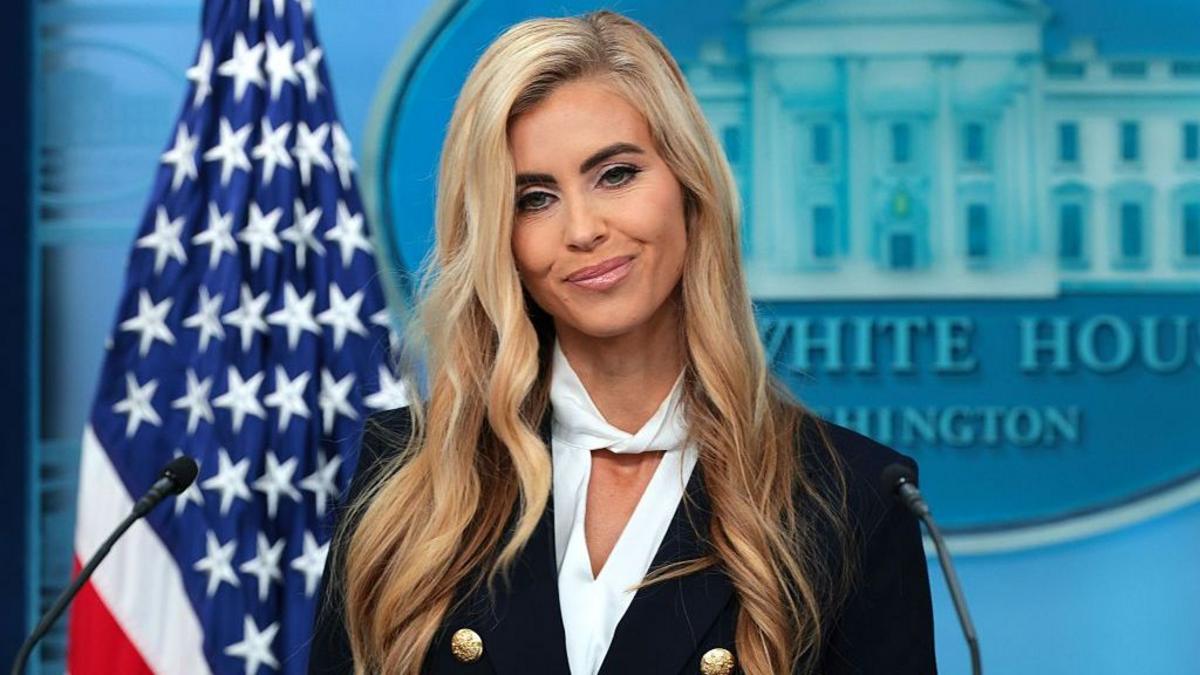 Quién es Katie Zacharia y por qué su designación como secretaria de prensa de Trump ha generado controversia