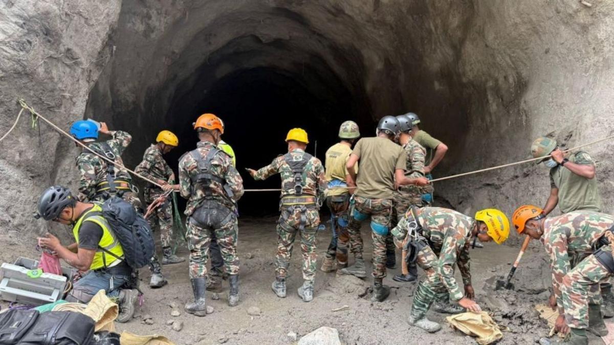 La carrera contrarreloj para rescatar a más de 600 obreros de hidroeléctricas atrapados en túneles tras la avalancha en Nepal y Tíbet