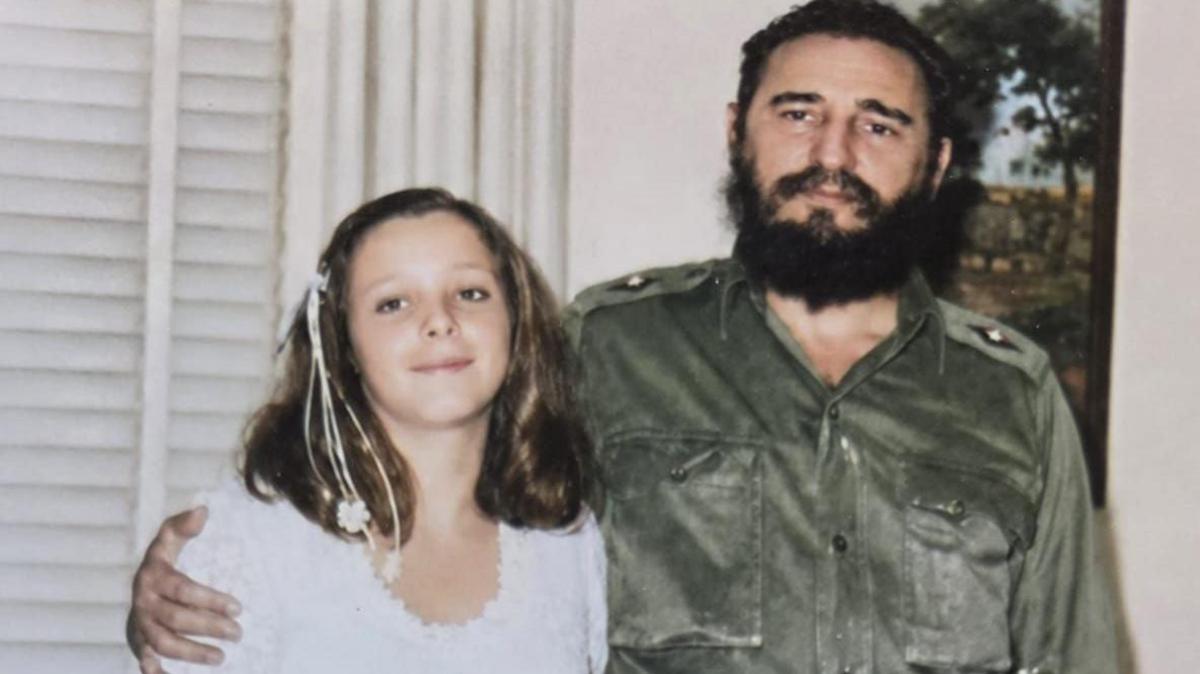 "Una vez me regaló un muñeco vestido de él mismo": Alina Fernández, la hija rebelde de Fidel Castro, el hombre al que nunca quiso llamar papá