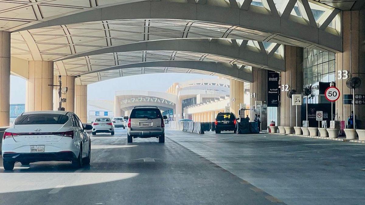 Al menos 12 muertos y más de 300 heridos en un ataque contra el aeropuerto internacional de Riad, la capital de Arabia Saudita