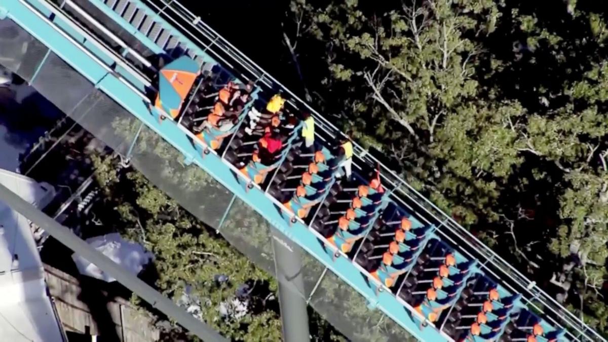 Un muerto y varios heridos tras un accidente en una montaña rusa de un parque Six Flags en EE.UU.