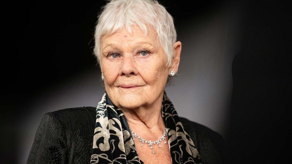 "Ya no puedo hacer teatro, ni cine, ni leer": la enfermedad que ha frenado la carrera de la legendaria actriz británica Judi Dench