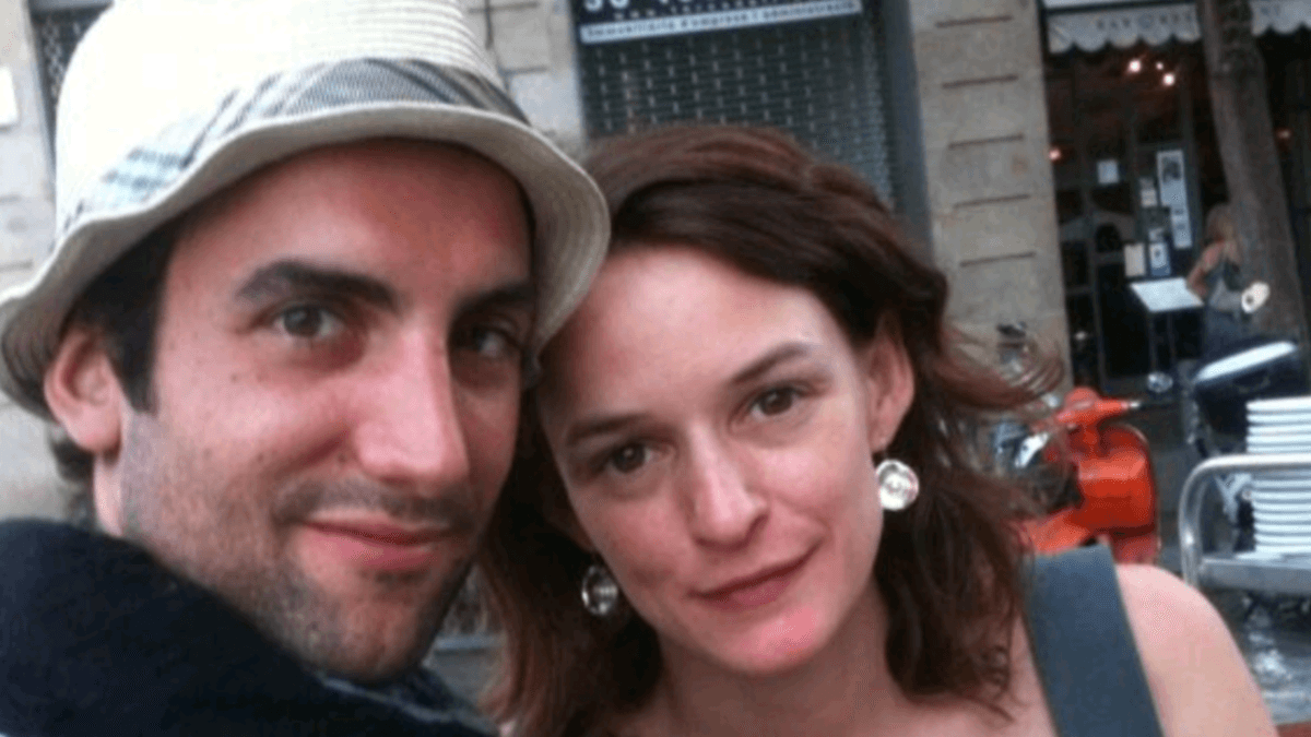 Se enamoraron y luego violaron la ley para comprobar que no eran hermanos