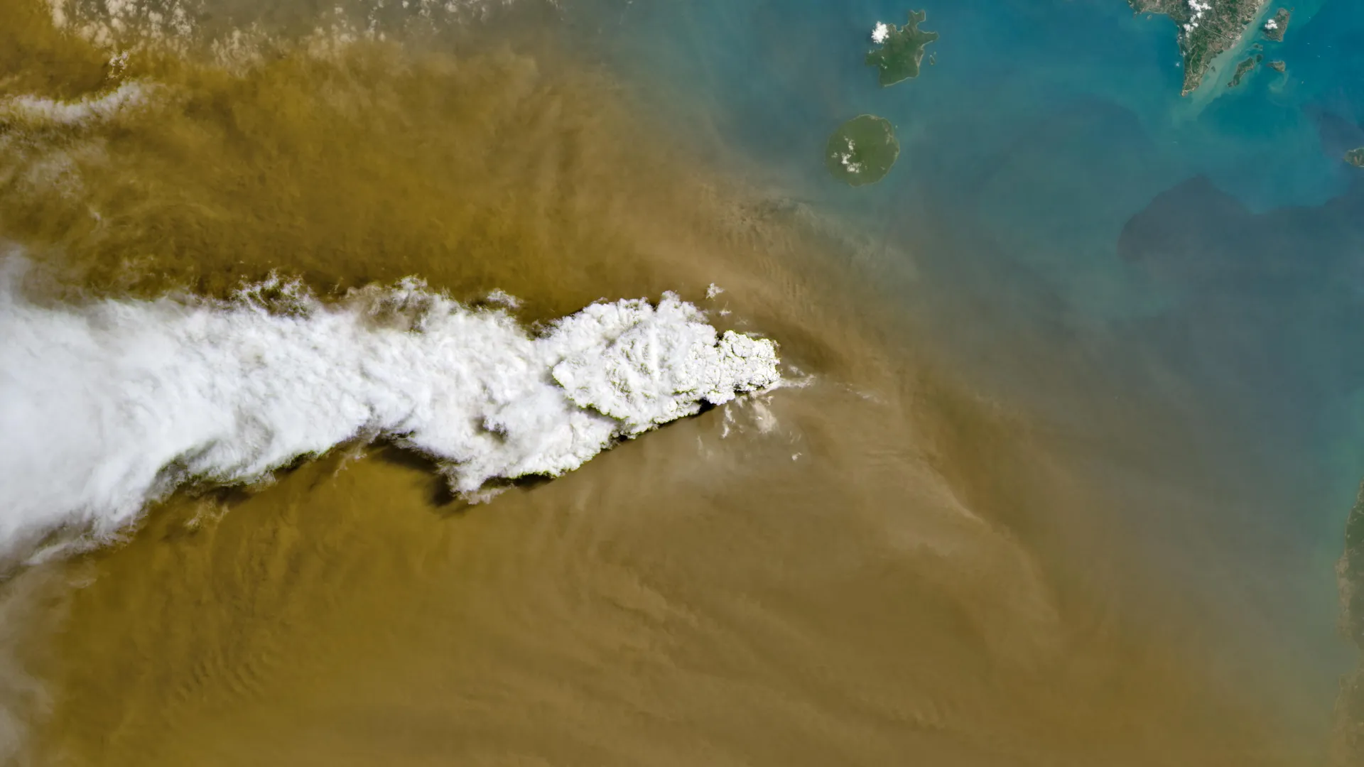 Anak Krakatau blasts ash nearly 10 miles high