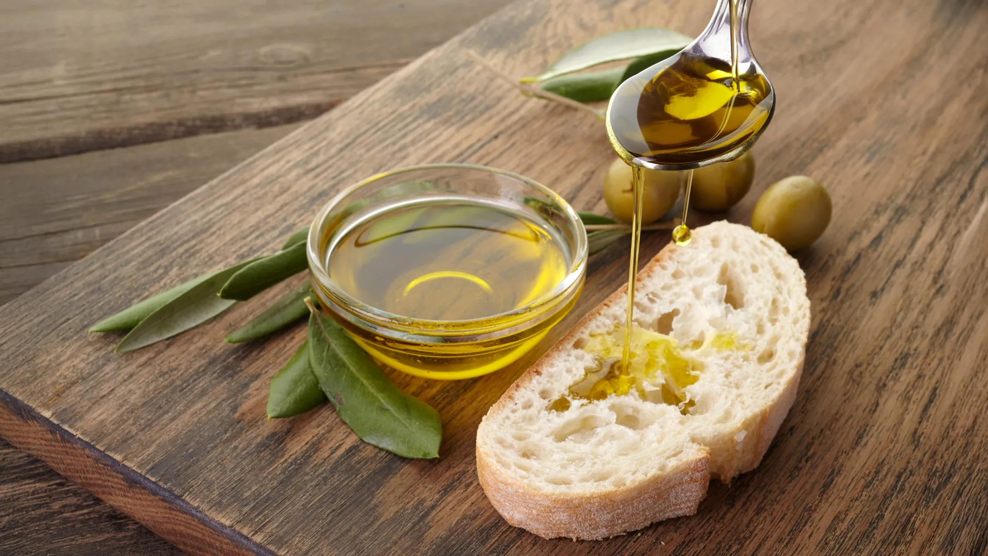 Eating olive oil before carbs has a surprising effect on blood sugar
